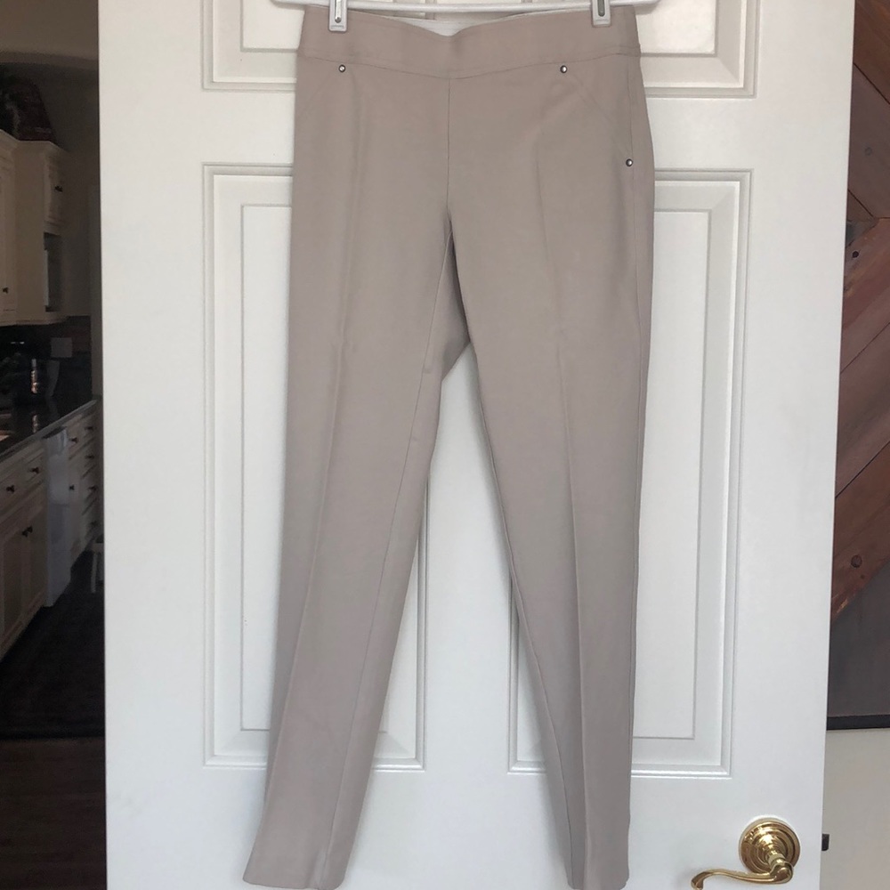 Women dress capris